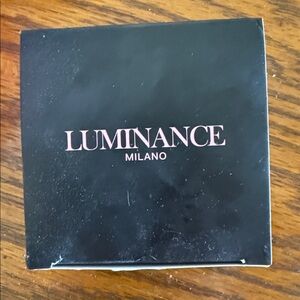 New in package Luminance Milano blurring setting powder in pink